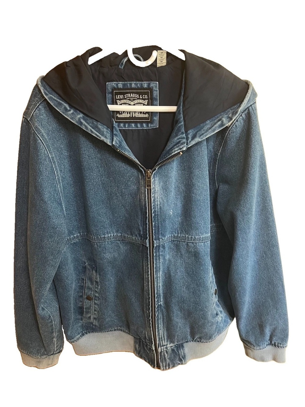 Levi’s Men’s Hooded Denim Jacket Medium NWOT – Indigo Zip Front – LM40C972